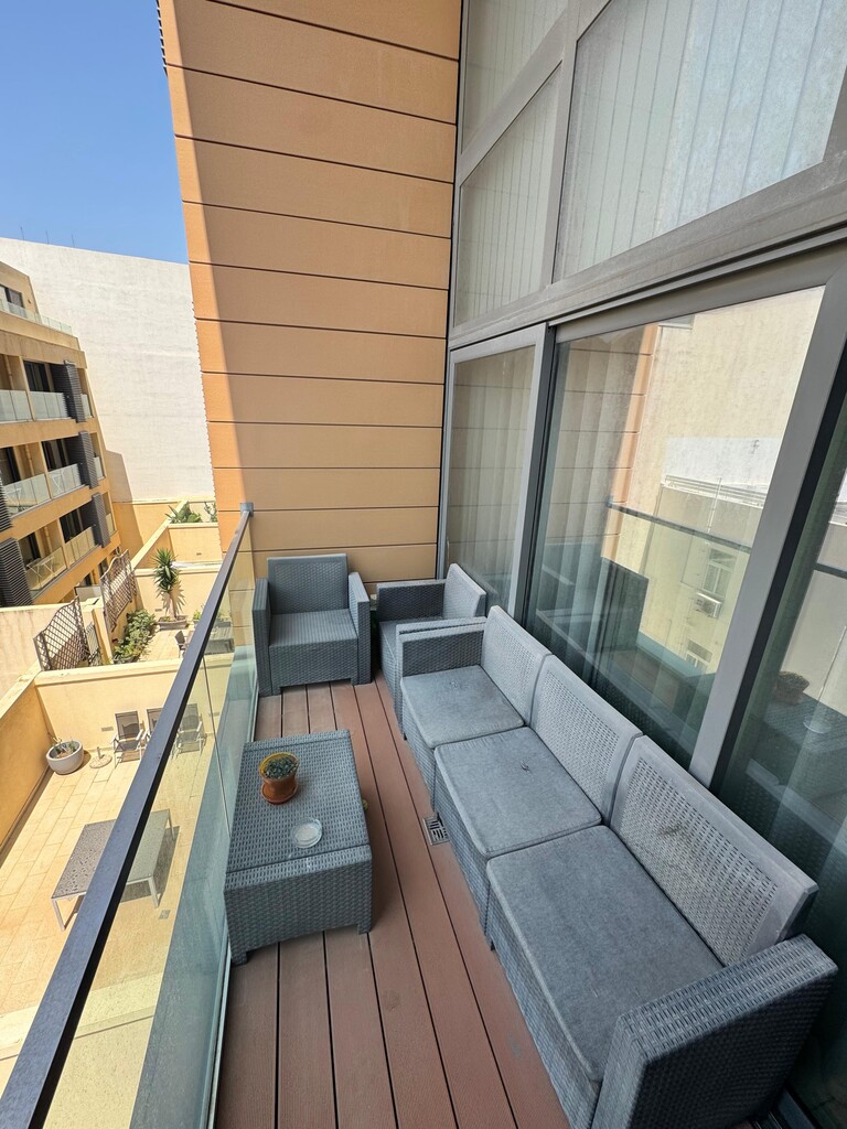 Portomaso-apartment-to-let-furnished-christies-malta